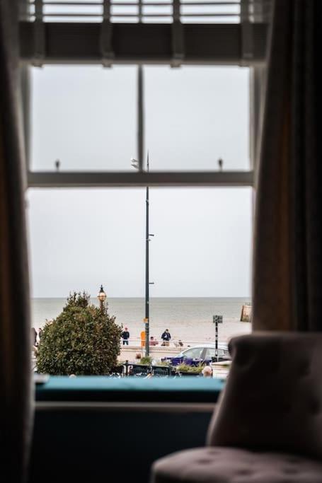 Bliss 3bed House Steps Away From The Margate