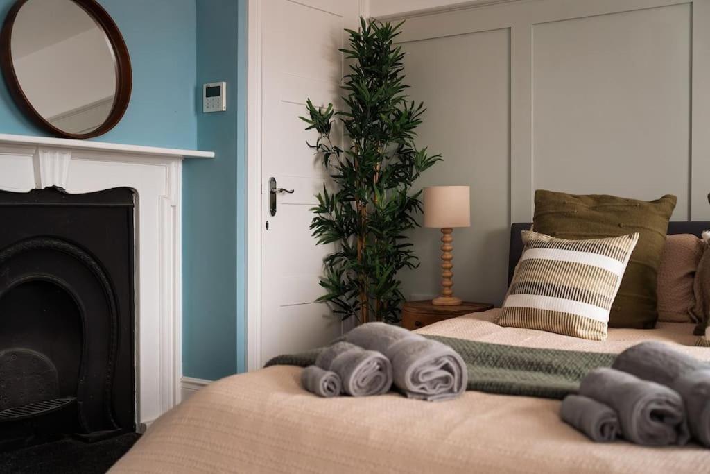 Bliss 3bed House Steps Away From The