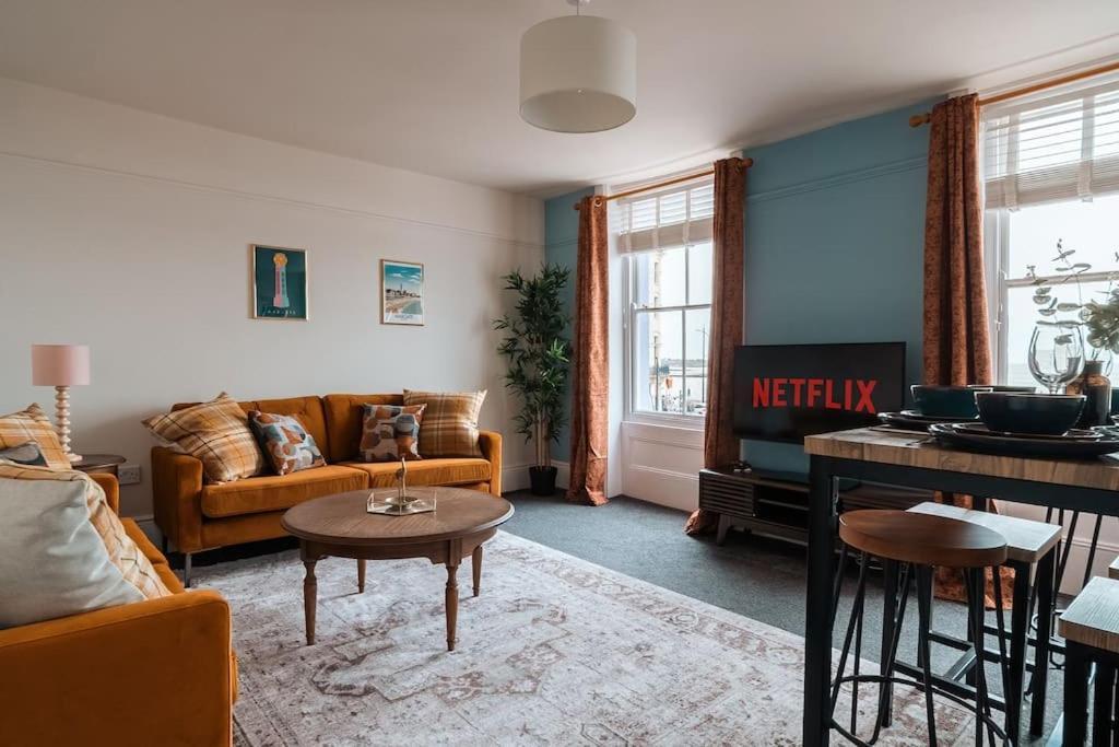 Bliss 3bed House Steps Away From The * Margate