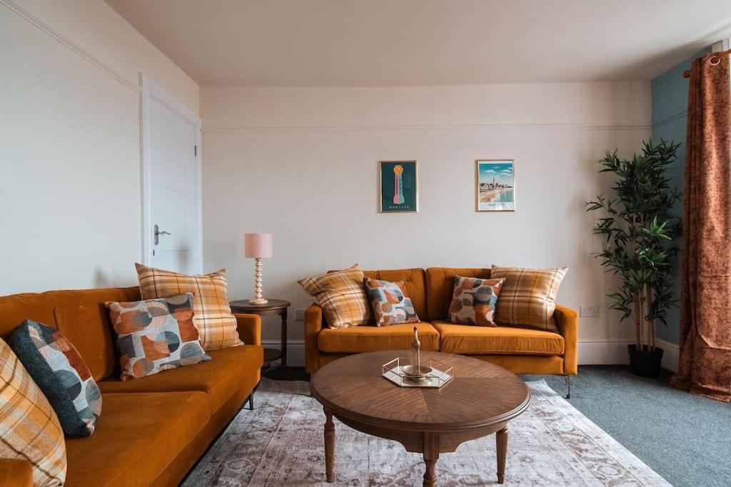 Bliss 3bed House Steps Away From The Holiday home
