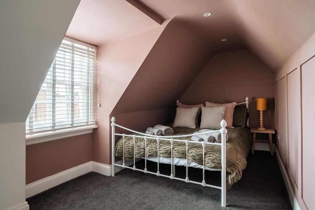 Bliss 3bed House Steps Away From The Holiday home *