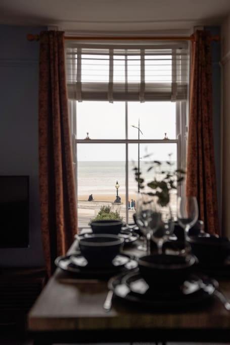Holiday home Bliss 3bed House Steps Away From The *